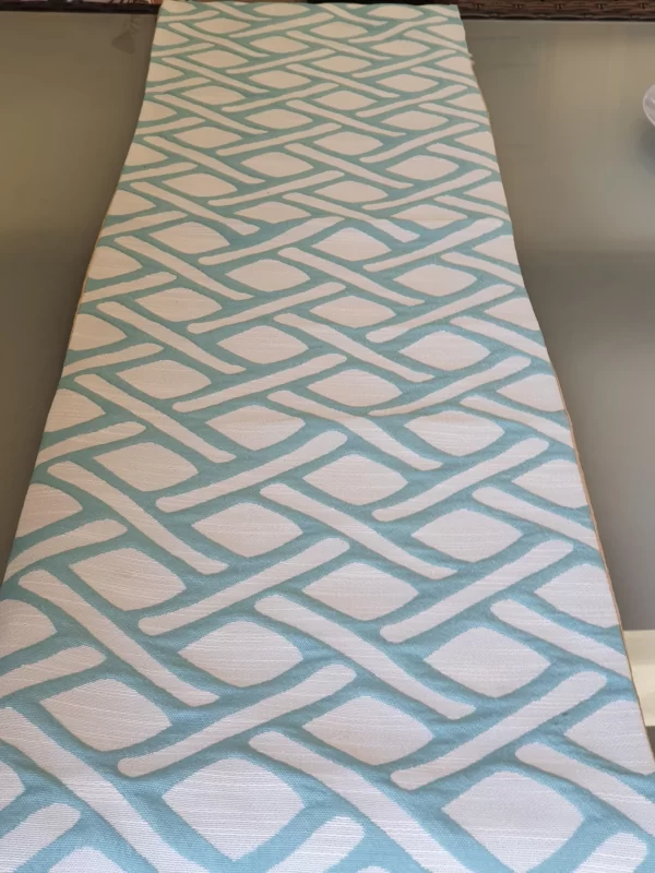 Patterned woven table runners